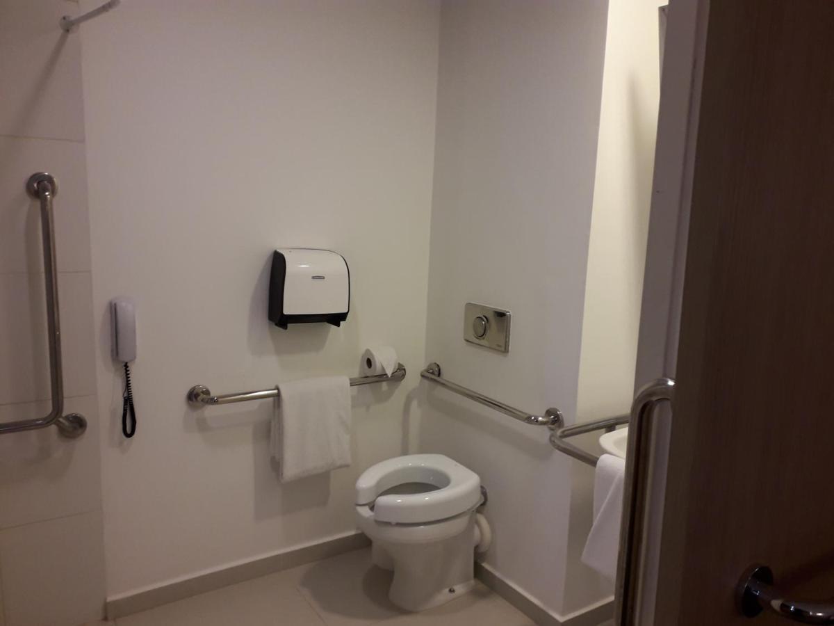 ibis budget Osasco Buitenkant foto